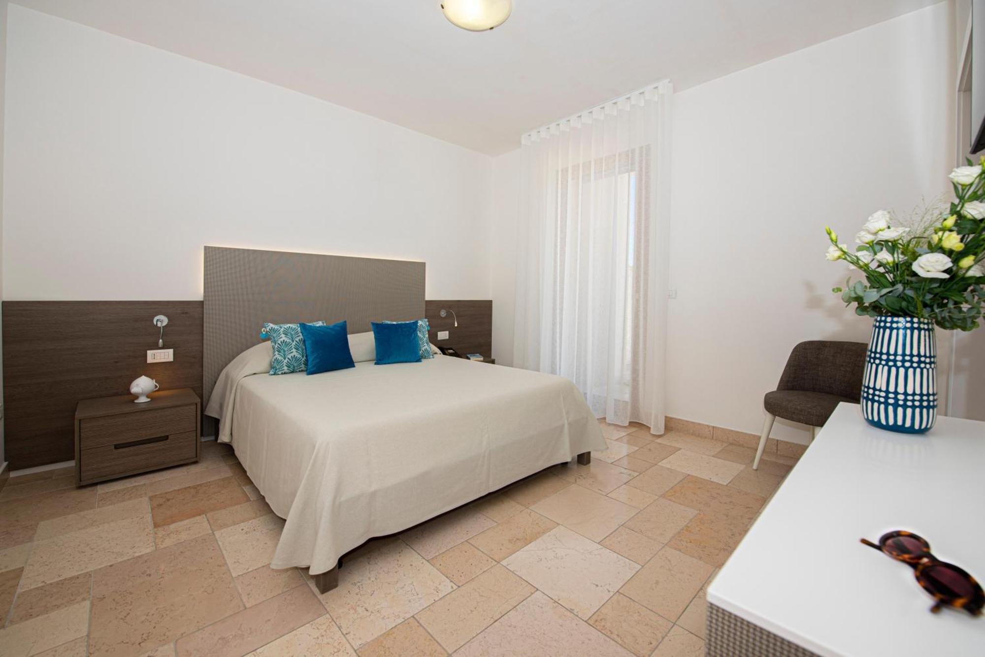 Marelive - Cdshotels Torre dell'Orso Exterior photo