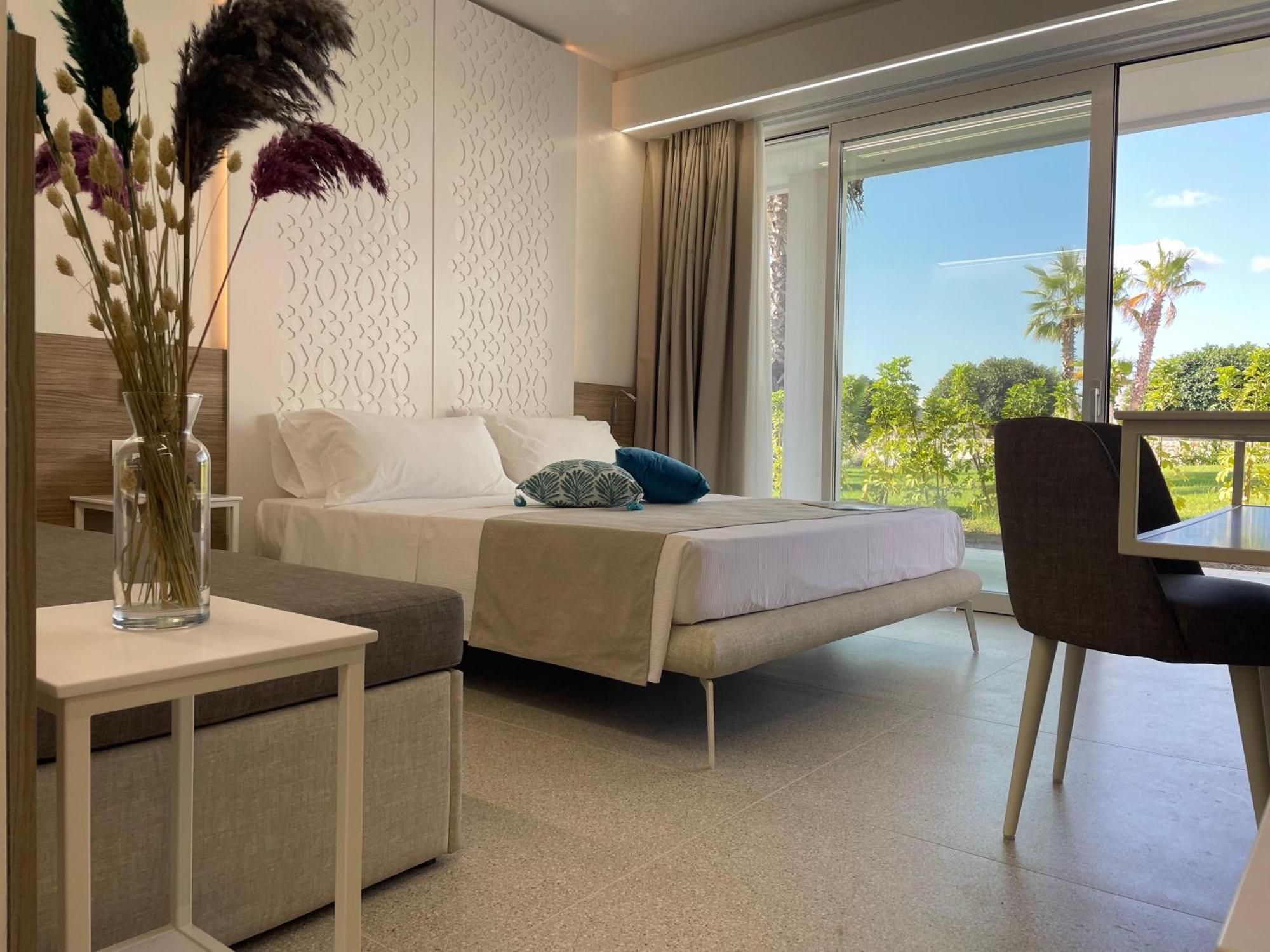 Marelive - Cdshotels Torre dell'Orso Exterior photo